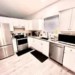 Spacious Main Floor Suite In Detached Bungalow With Parking & Kitchen