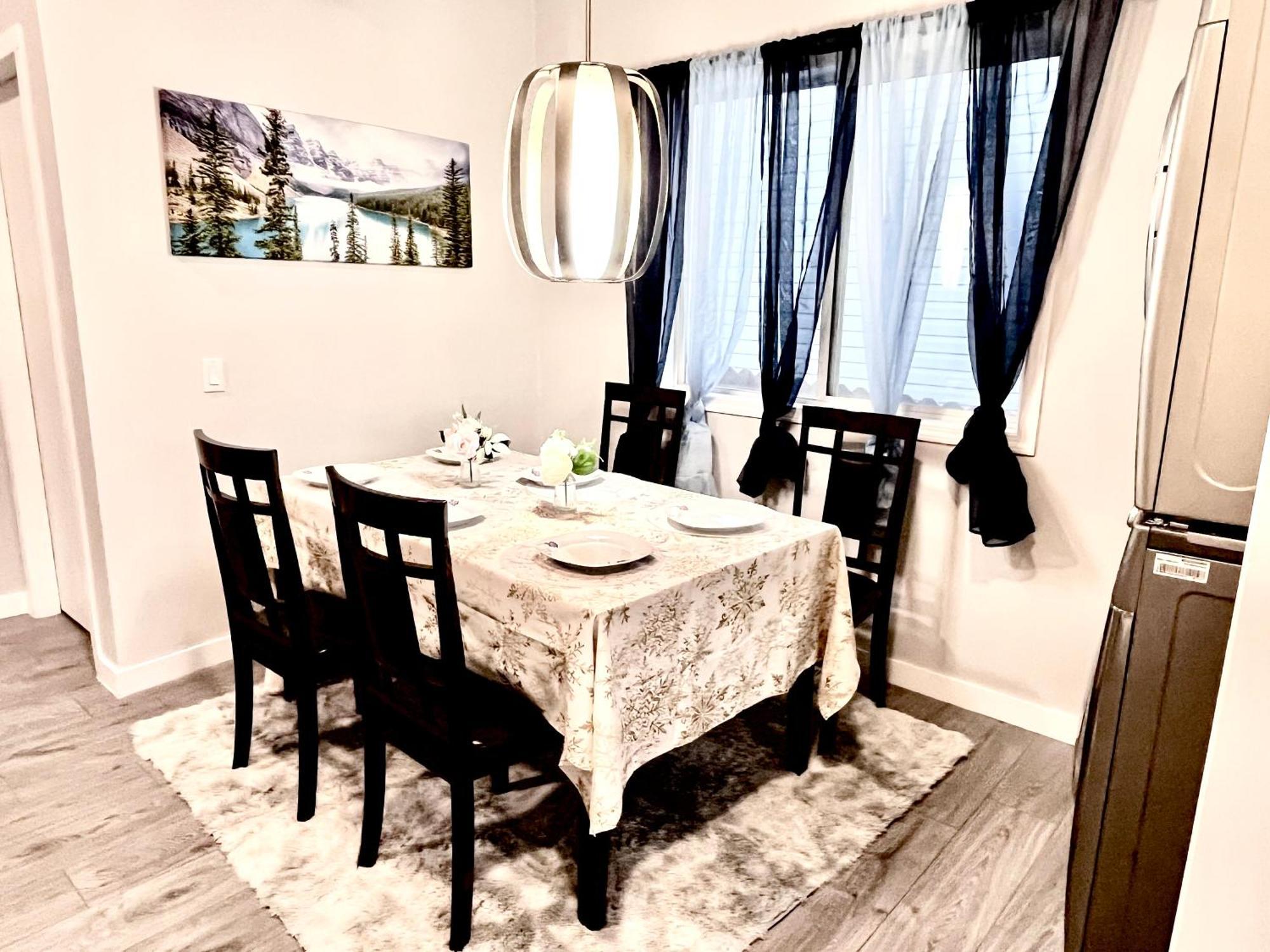 Spacious Main Floor In Detached With Parking & Kitchen * Calgary