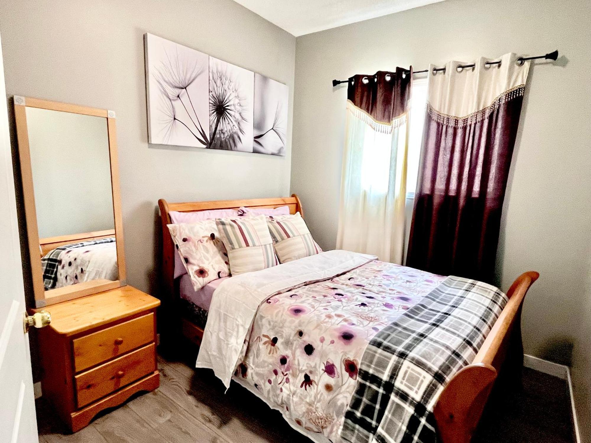 Spacious Main Floor In Detached With Parking & Kitchen